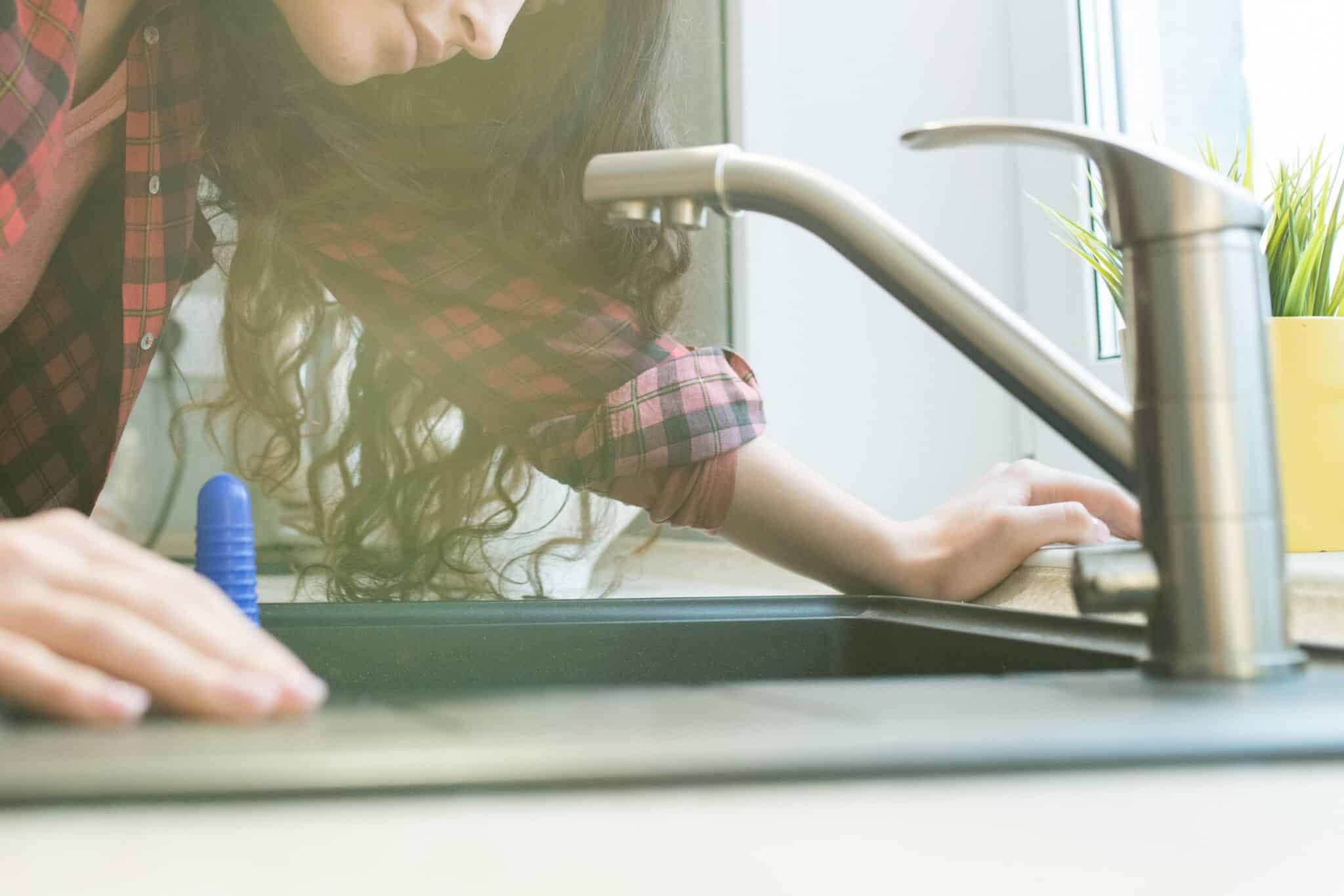 The sound of running water, checking faucet, underground water leak.