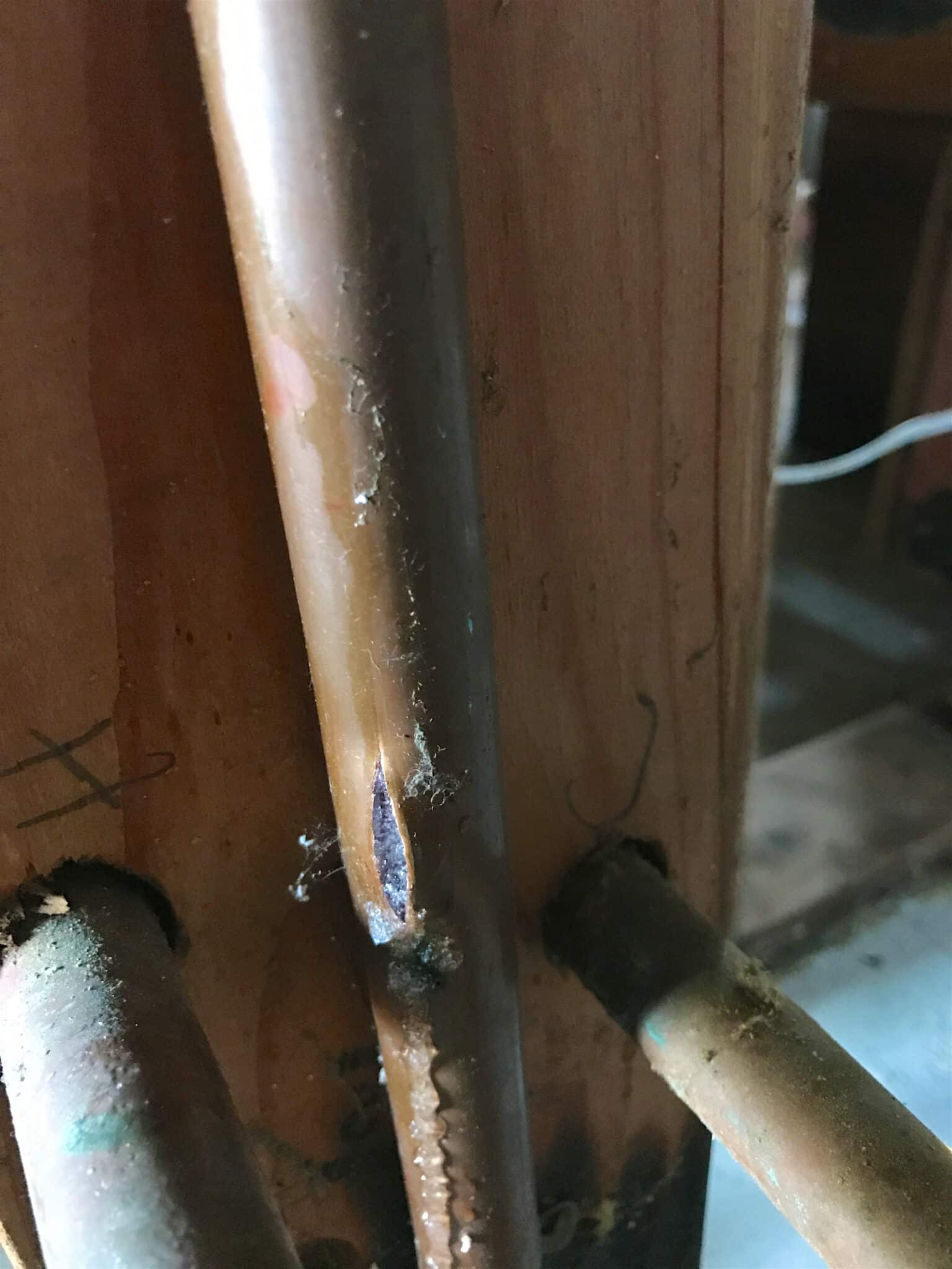 How self-regulating heat cables protect winter pipes 1 Frozen water pipe burst, self-regulating heat cables.