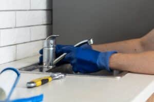 Solutions for worn hot water faucets in winter.