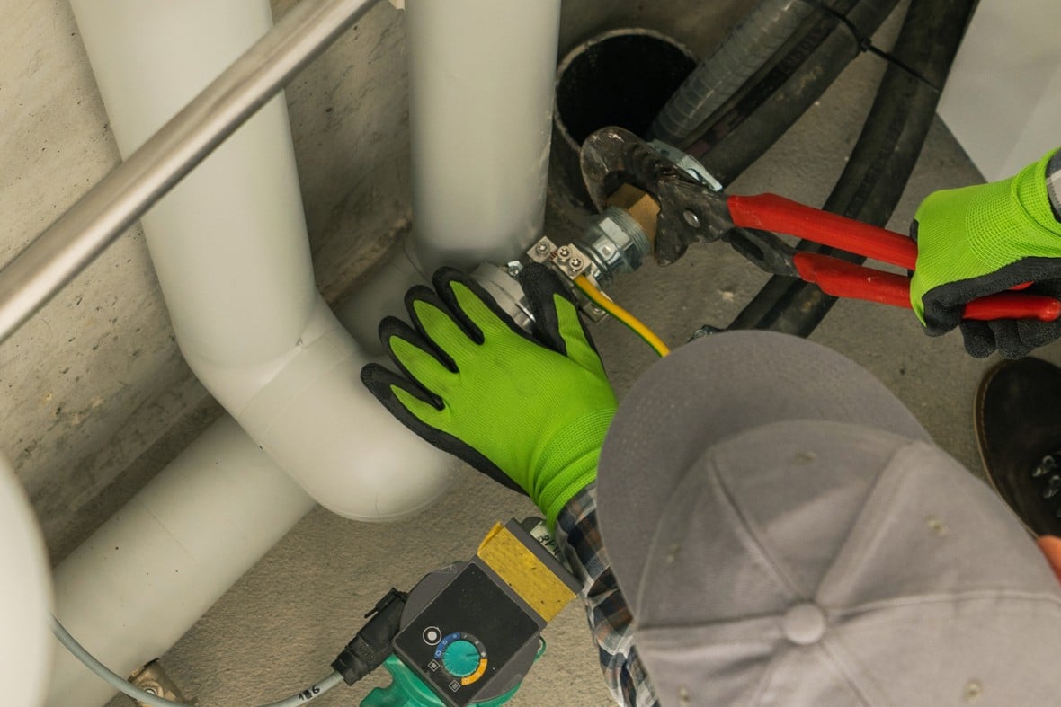 Installation auto shutoff sensor.