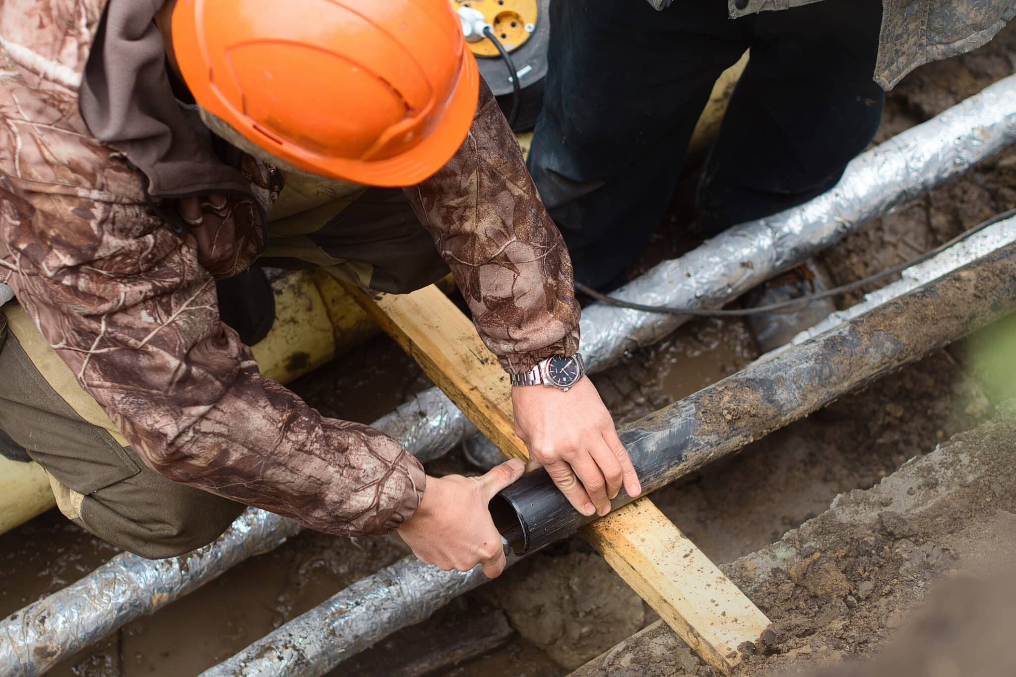 Water pipes replacement, cast iron descaling.