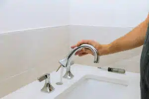 Faucet replacement cost breakdown Mansfield homeowners can trust.